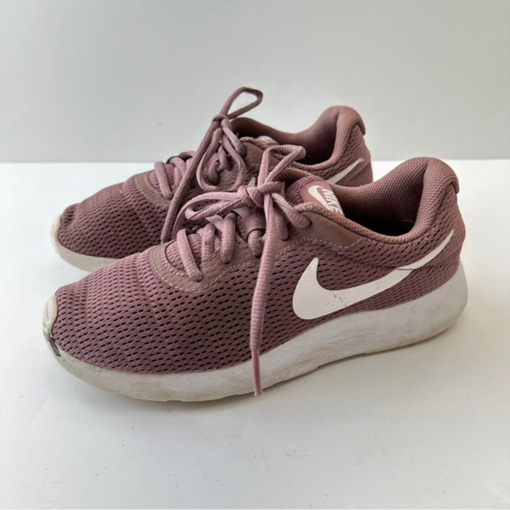 Nike Shoes Sneakers Womens Size 6.5 Tanjun Pinkā Running Shoes